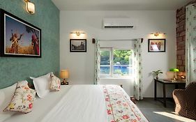 Mandore Guest House  3*